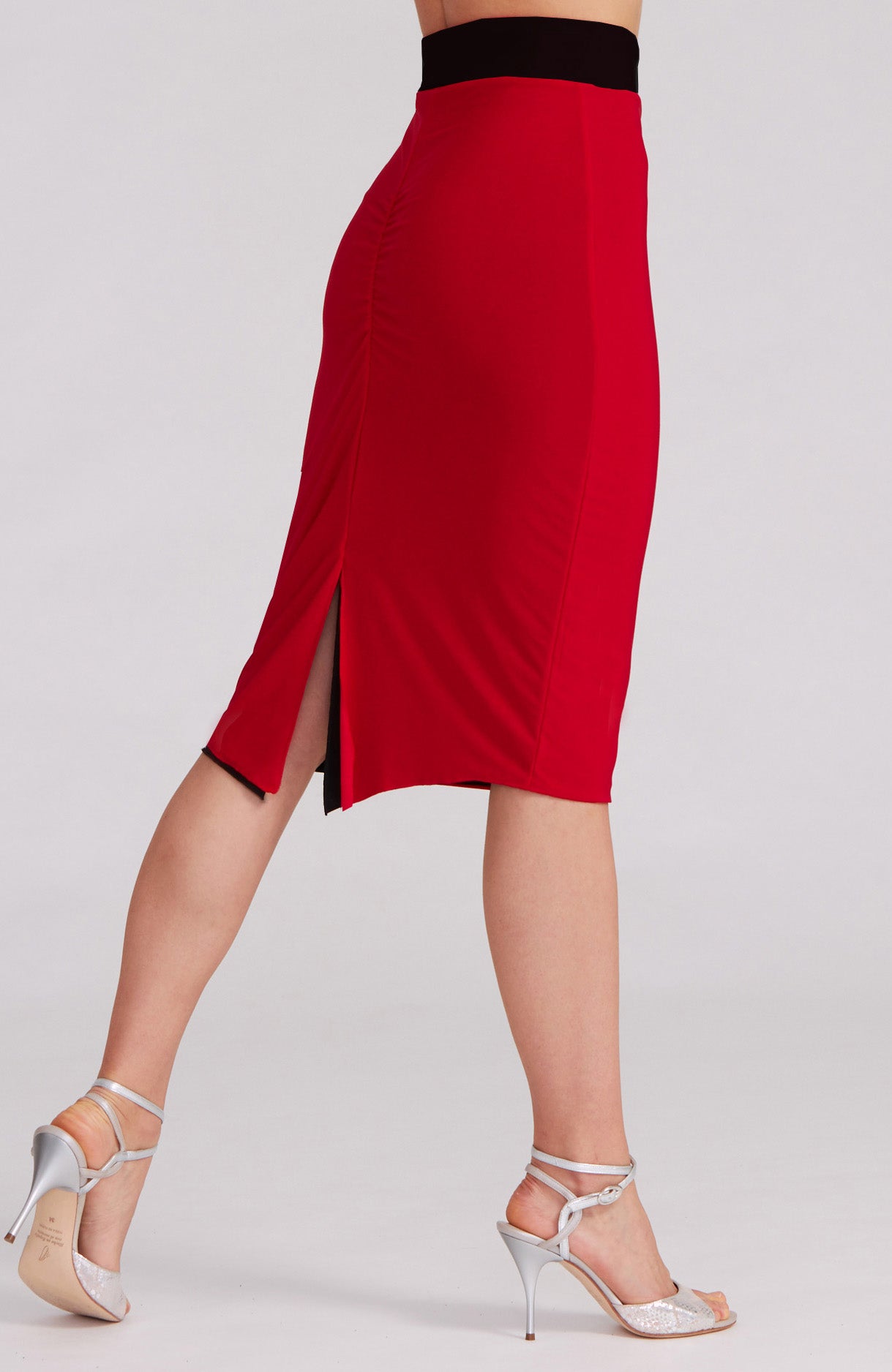tango skirt in red and black