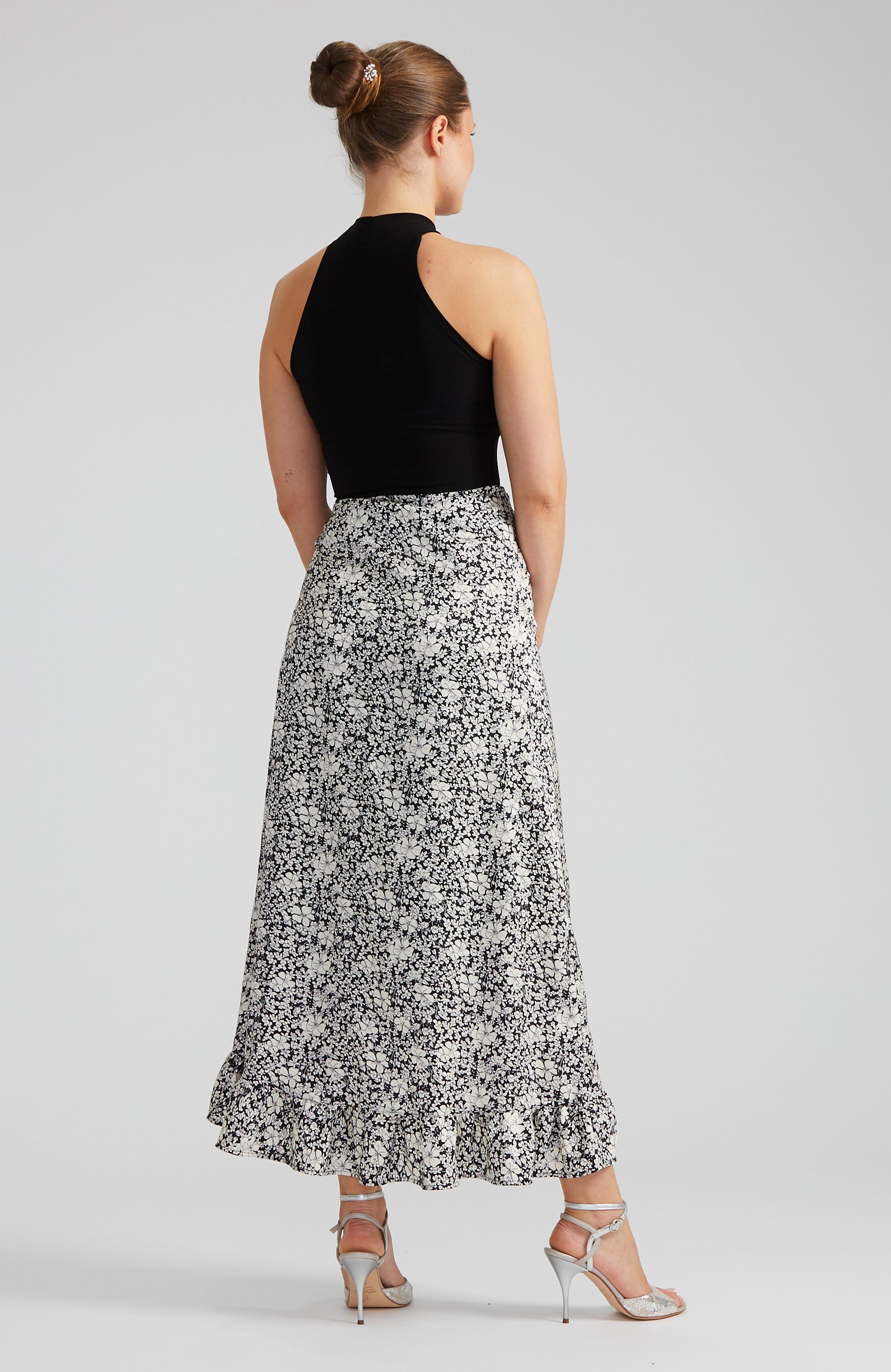 DINA Inked Bloom – Wickelrock mit Blumenmuster und Rüschensaum