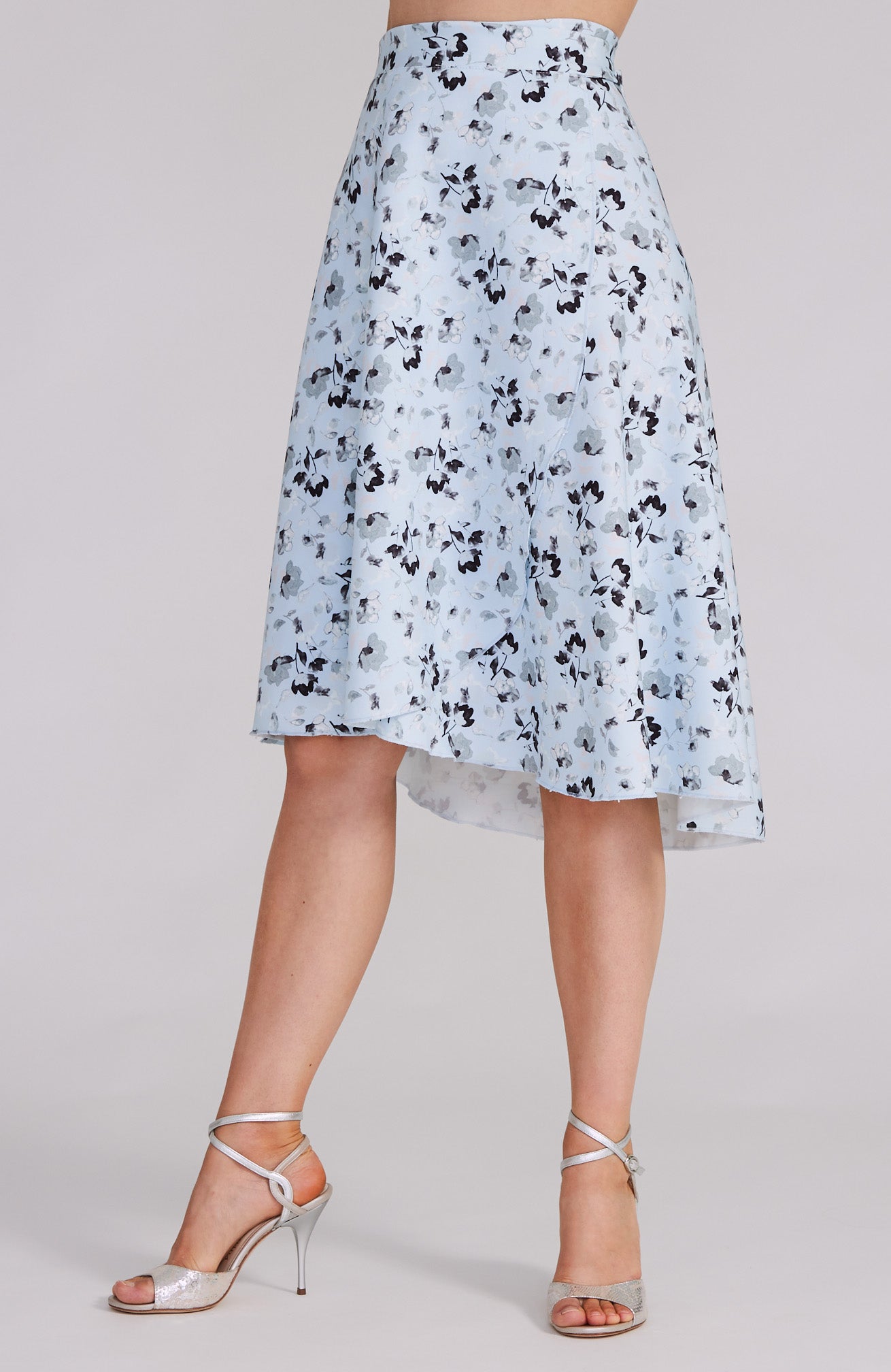 tango skirt in pale blue florals